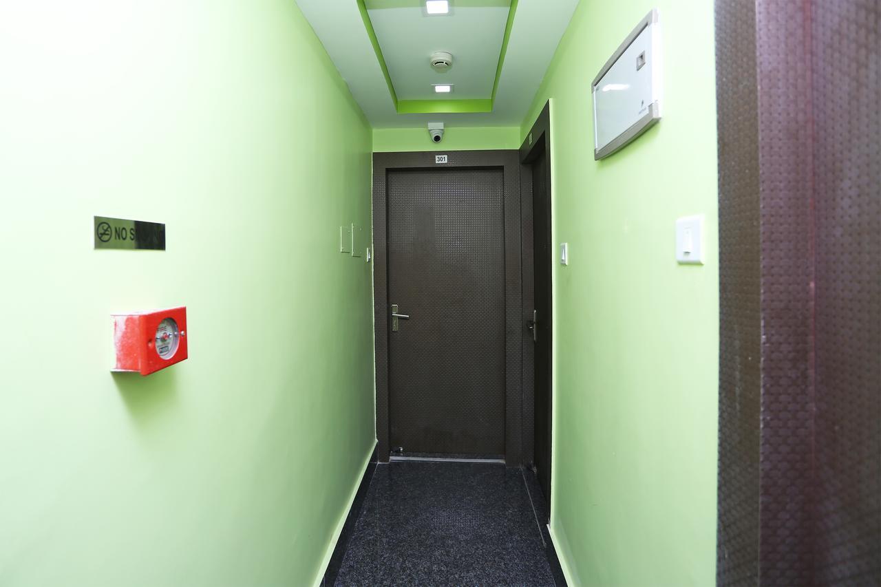 Oyo 9975 Hotel Asmeet Calcutta Extérieur photo